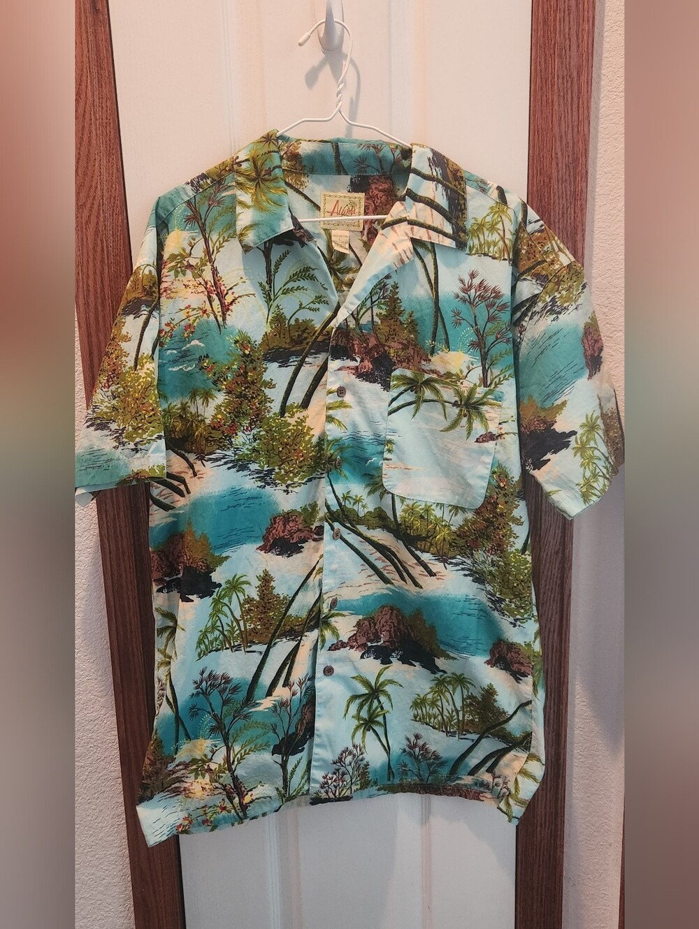 NWOT Aloha By Voltage Super Cool Hawaiian Shirt